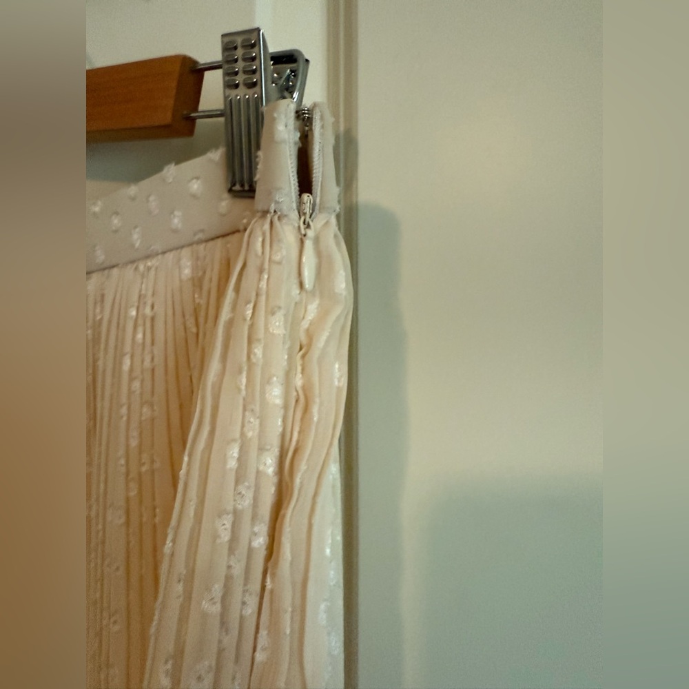 Lulus Cream Pleated Skirt XS - Picture 2 of 3